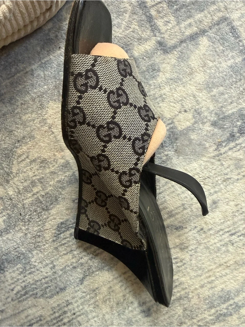 Authentic vintage Gucci Black and Gray GG Canvas Wedge Slides patent leather hea